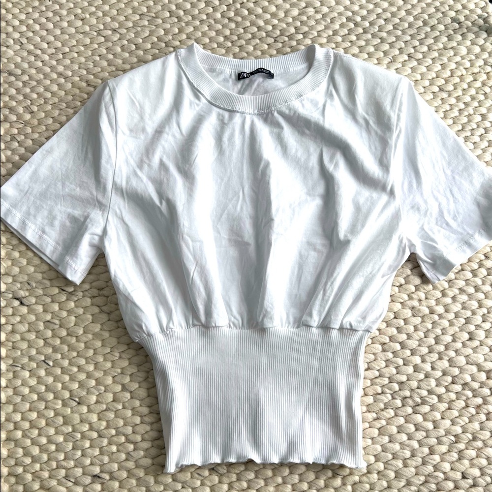 Zara white t-shirt cinched waist